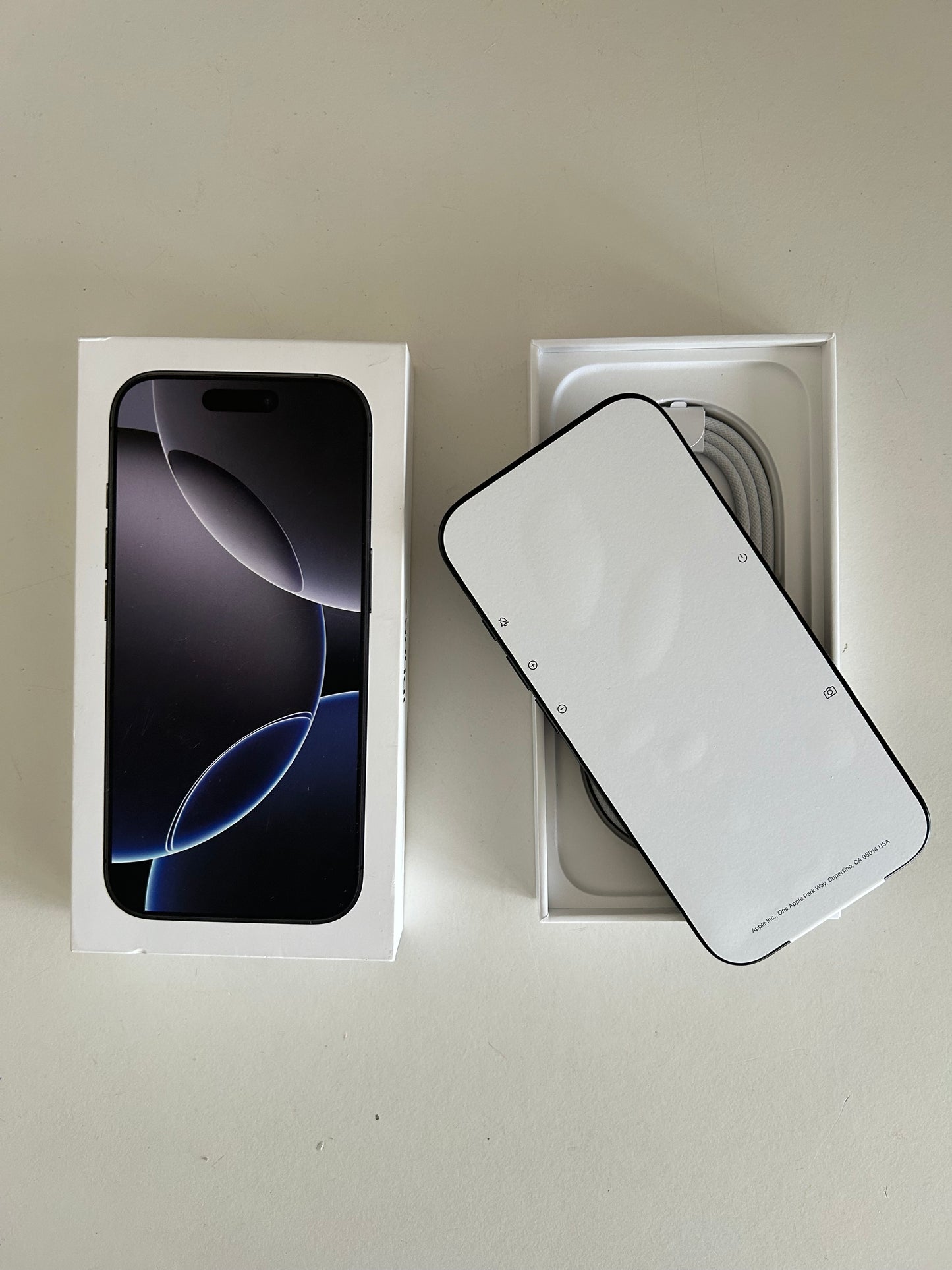 Apple iPhone 16 Pro 512GB Titan Schwarz