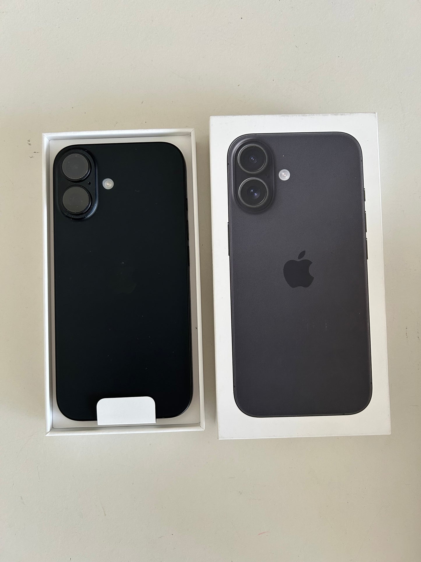 Apple iPhone 16 128GB schwarz