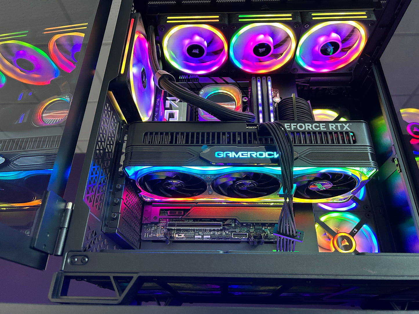 Gaming PC - RTX 5090 - Intel Core Ultra 9 285K - 96GB DDR5 - 4TB