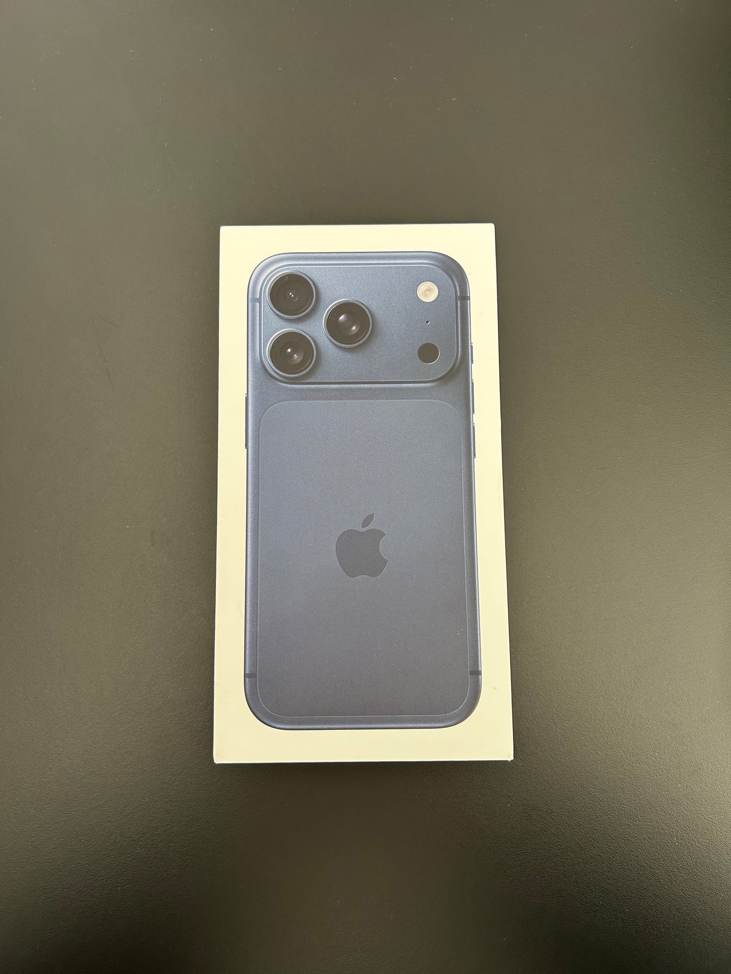 Apple iPhone 17 Pro 512GB tiefblau - Kundenretoure