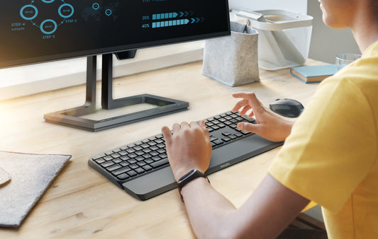 Philips 6000 series SPT6607B/26 - Volle Größe (100%) - Kabellos - RF Wireless + Bluetooth - QWERTZ - Schwarz - Maus enthalten - Tastatur