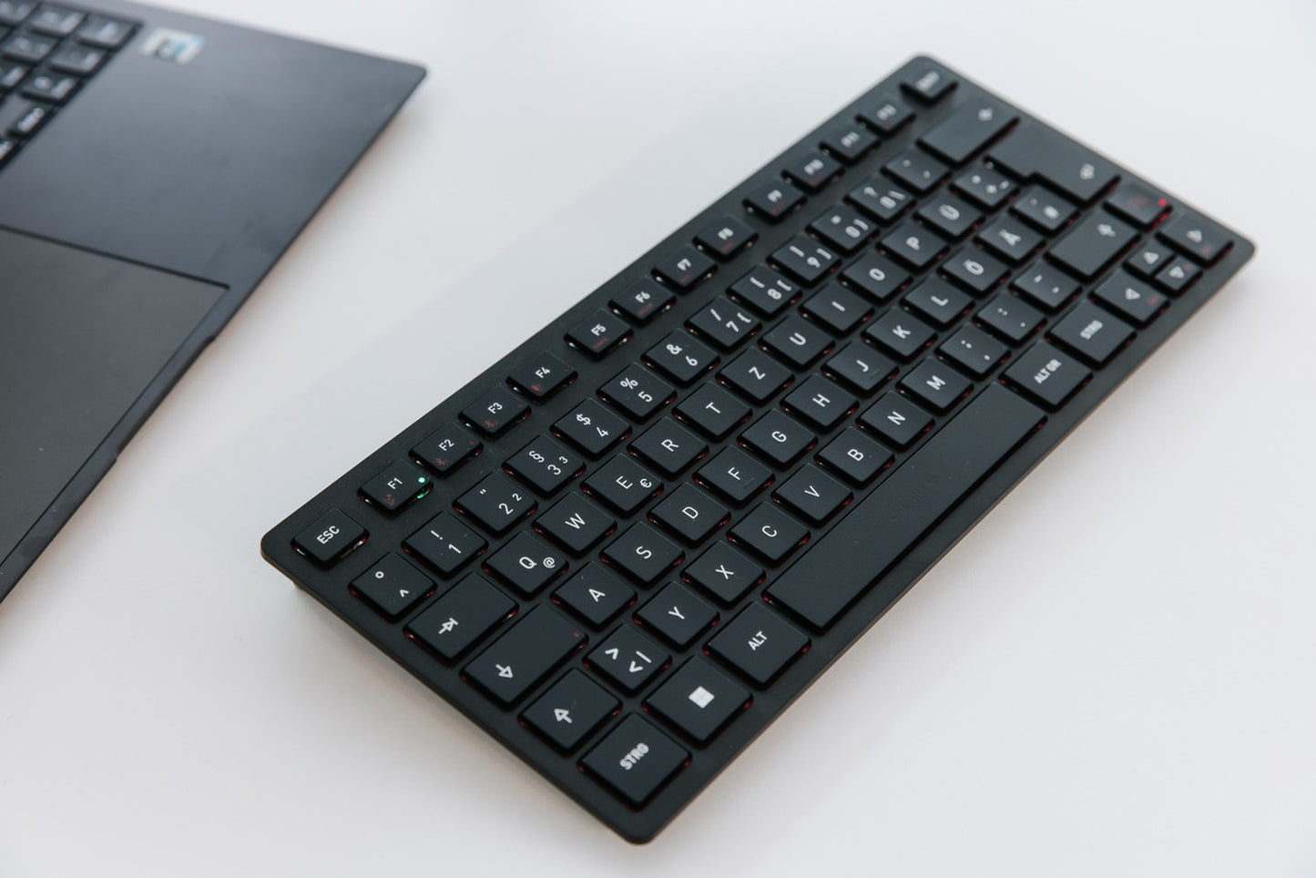 Cherry KW 9200 MINI - 75% - Verkabelt & Kabellos - USB + RF Wireless + Bluetooth - Scherenschalter - AZERTY - Schwarz - Tastatur