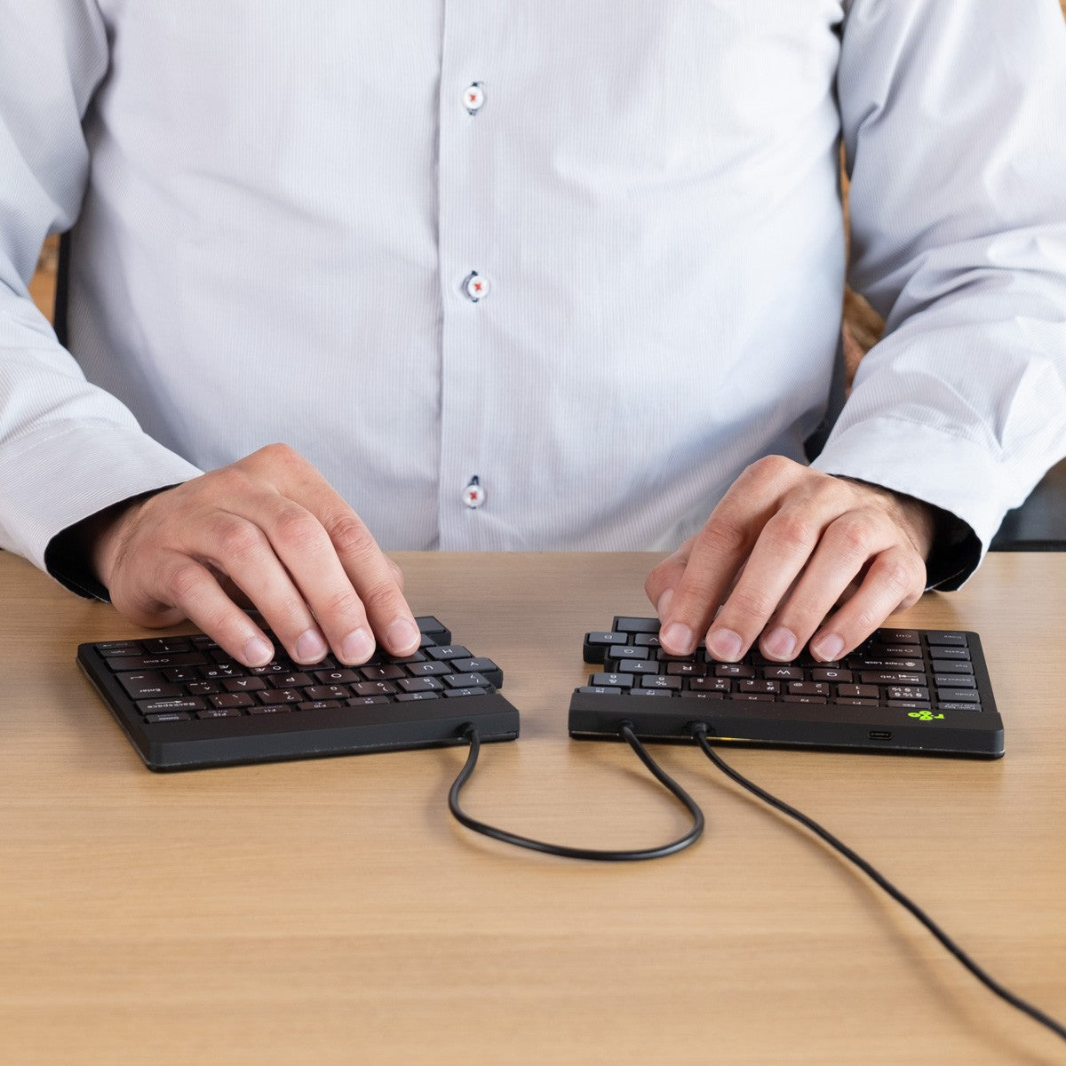 R - Go Ergonomische Tastatur R - Go Split Break v2 mit Pausensoftware - geteilte Tastatur - QWERTZ (DE) - Kabelgebunden - Schwarz - Mini - Kabelgebunden - USB - Scherenschalter - QWERTZ - Schwarz - Tastatur