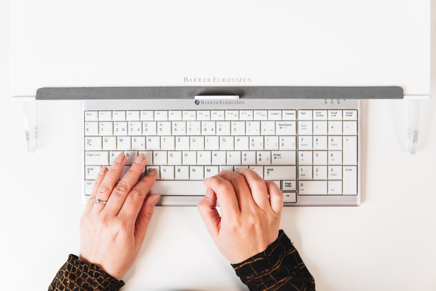 Bakker UltraBoard 960 Standard Compact - Mini - Kabelgebunden - USB - QWERTZ - Silber - Weiß - Tastatur