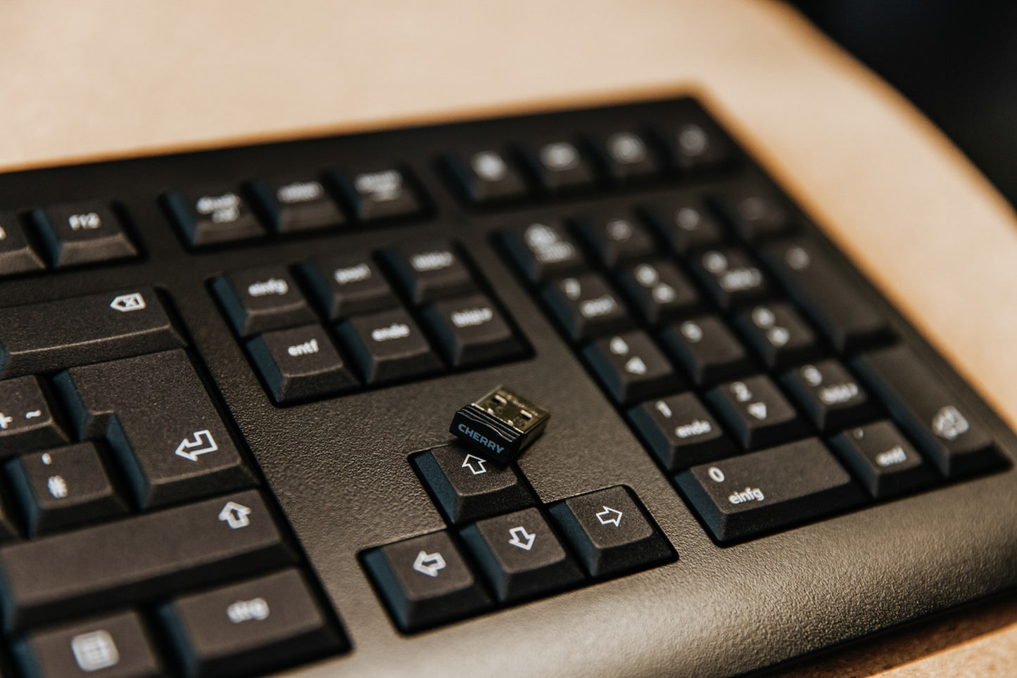 Cherry KW 3000 - Volle Größe (100%) - Kabellos - RF Wireless - QWERTY - Schwarz - Tastatur
