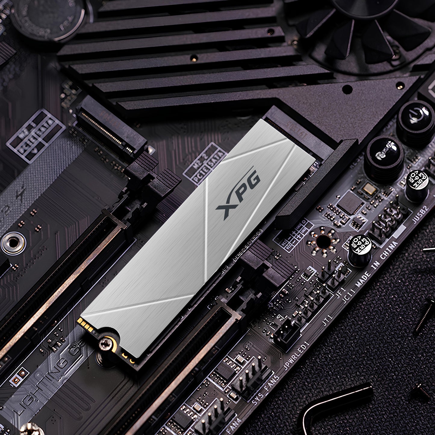 ADATA XPG GAMMIX S60 - 1 TB - intern - M.2 2280 - PCIe 4.0 x4 (NVMe) - SSD